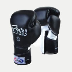 Боксови ръкавици от естествена кожа FAIRTEX черни BGV6